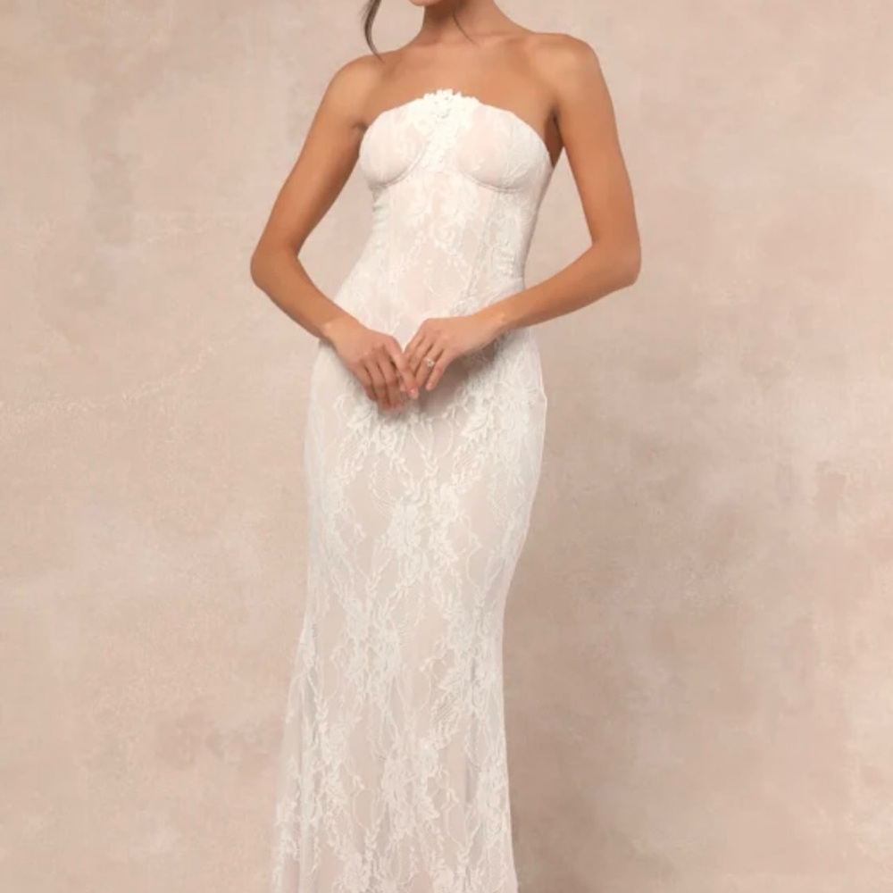 Valeria White Lace Strapless Bustier Maxi Dress
Lulus